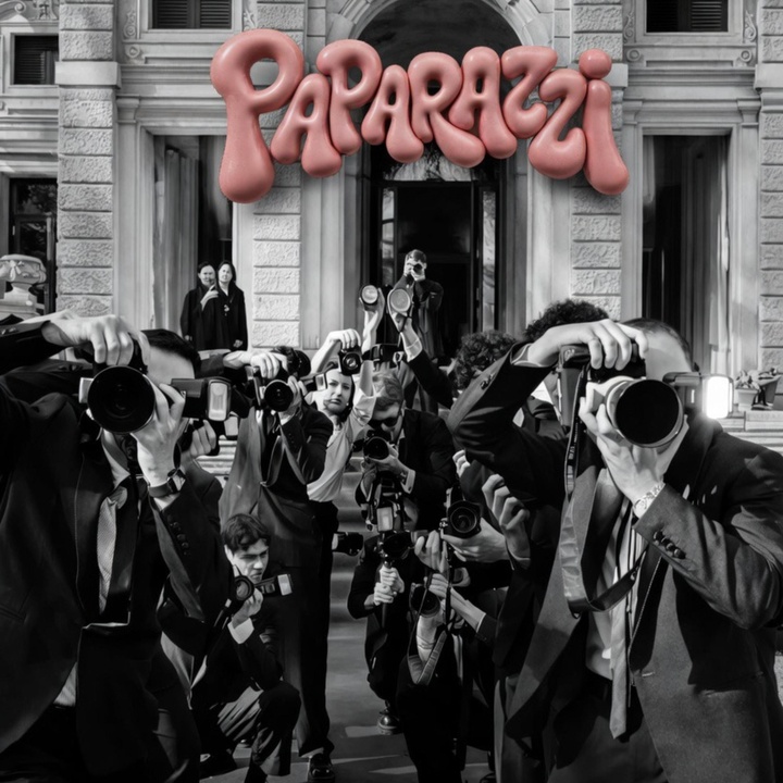 PAPARAZZI