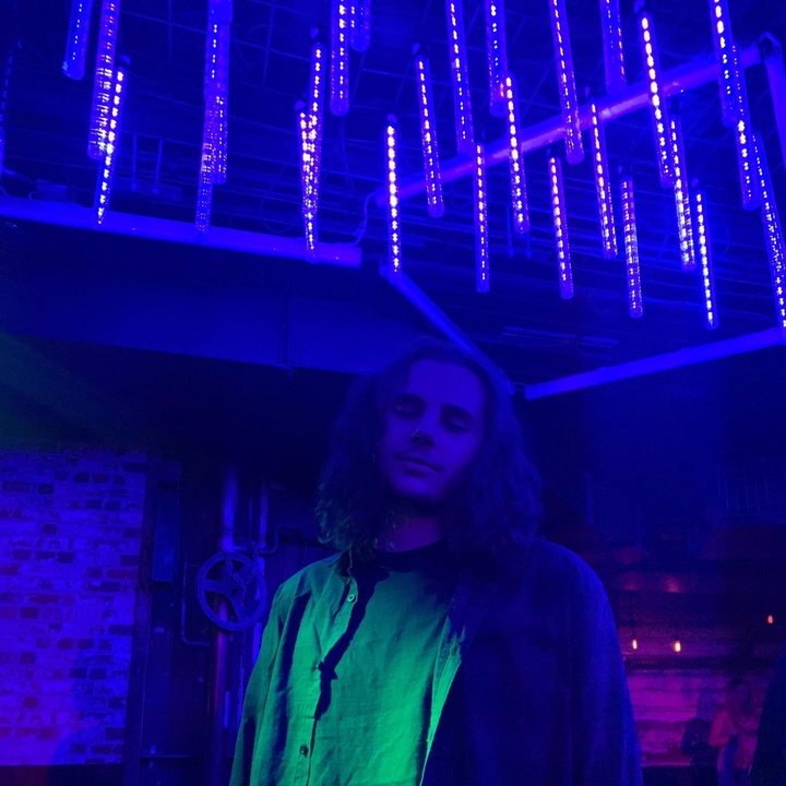 Out of time (Slowed) (feat. líue)